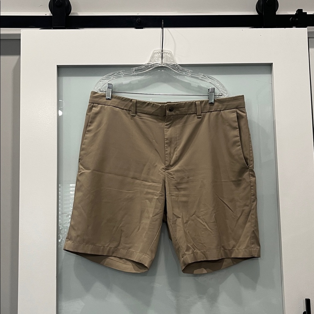Callaway Men's Khaki Flat Front Golf Shorts, Size 38